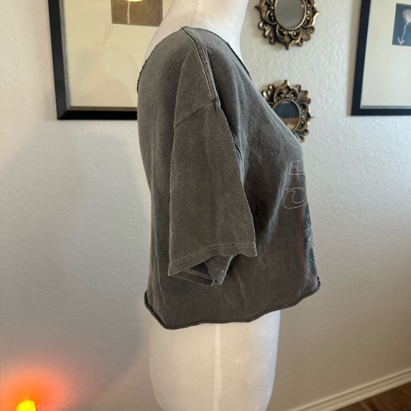 Queen of the Stone Age Distressed Crop Top - Picture 3 of 6